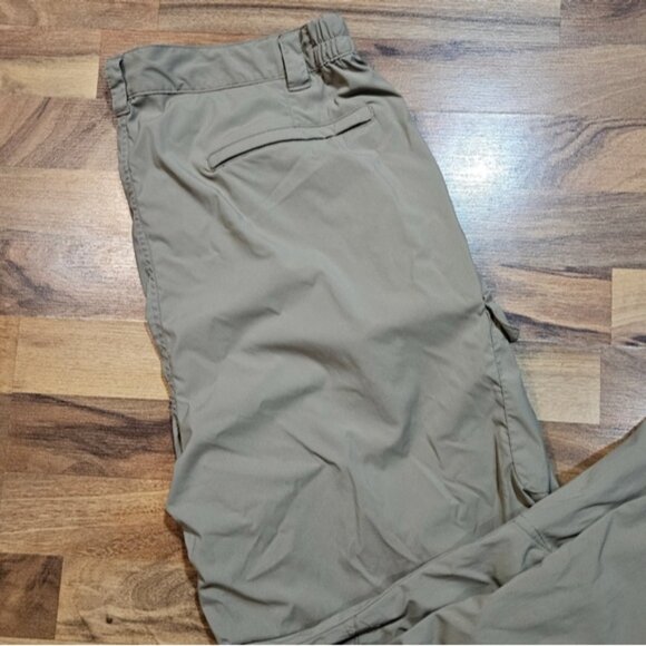 LL Bean Mens L Regular Nylon Cargo Pants Khaki Hiking Outdoor Stretch - Picture 2 of 8
